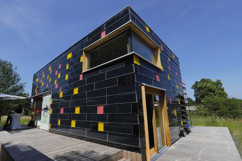 Das Solar-Decathlon-Haus auf dem Lichtwiesen-Campus der TU wurde nach vielen Jahren Leerstand zu einem neuen  Forschungszentrum umgebaut.   