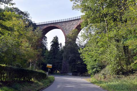 Schmuckstück der Verkehrsgeschichte: das Vöckelsbacher Viadukt der Überwaldbahn. Foto: Dagmar Jährling