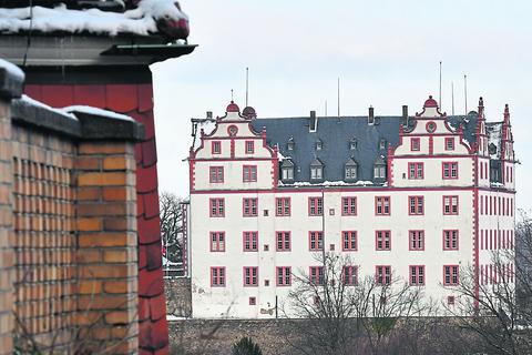 Die Blickbeziehung zwischen dem Areal des Landhauses Baur (links im Bild das Torhaus am Lippmannweg) und dem Schloss Lichtenberg spielte bei der Diskussion über eine Bebauung stets eine Rolle.