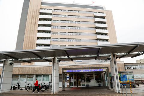 200 Pflegekräfte der Kreiskliniken Darmstadt-Dieburg haben in einem Brief an Gesundheitsminister Lauterbach auf die Personalsituation vor Ort aufmerksam gemacht. 