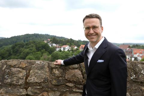Fischbachtals Bürgermeister Philipp Thoma (SPD) strebt eine zweite Amtszeit an.