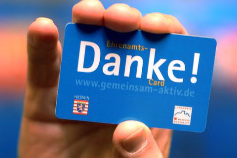 Die hessische Ehrenamts-Card bietet für freiwillig Engagierte zahlreiche Vergünstigungen. Symbolfoto: Werner Baum dpa