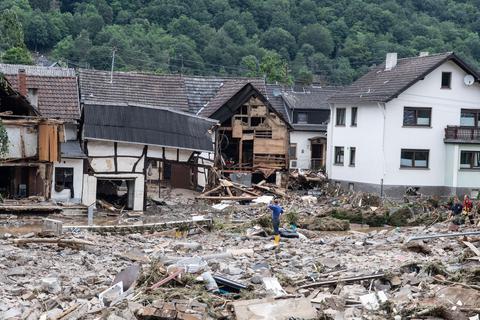 Die Zerstörung in Ahrweiler ist groß. Auch aus Hochheim kommt Hilfe. Foto: dpa