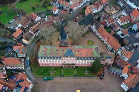 Schloss Erbach gehört bereits seit 2005 dem Land. Jetzt ist die Staatliche Verwaltung der Schlösser und Gärten auch für den operativen Betrieb in ihrer neuen Außenstelle zuständig.