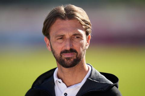 Thomas Hengen, Geschäftsführer Sport des 1. FC Kaiserslautern, lobt die Variabilität von Nicola Soldo, der in der Abwehrreihe als auch als Sechser agieren kann.
