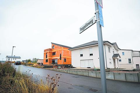 Häuslebau – inzwischen ein Vorrecht der Oberschicht? Das Baugebiet „Im Münkel“ in Roßdorf.               Foto: Guido Schiek