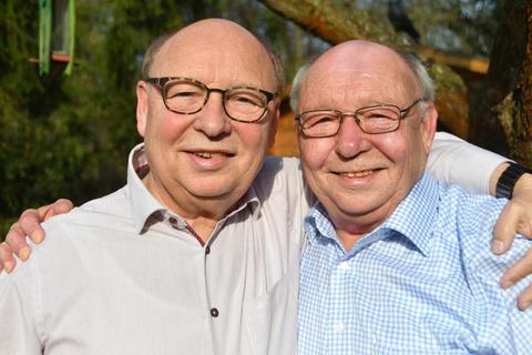 Hans-Joachim (links) und sein Zwillingsbruder Karl-Heinz Heist. Foto: Regina Trabold  Foto: Regina Trabold