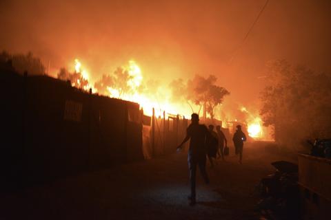 Brand im Flüchtlingslager Moria auf der griechischen Insel Lesbos. Foto: dpa