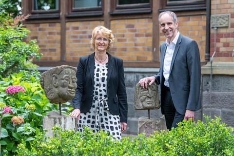 Annette Duve und Harald Scherk leiten die Vitos Klinik Hofheim und die Vitos Klinik Philippshospital Riedstadt. Foto: VF/Robert Heiler 