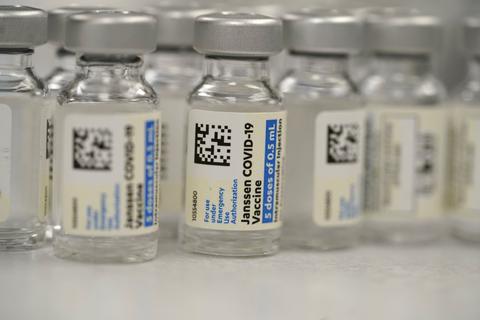 Ampullen des Impfstoffes des US-Pharmakonzerns Johnson & Johnson. Foto: dpa