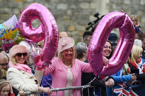 Die Briten außer Rand und Band - Elizabeth II. wird 90. Foto: dpa
