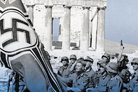 Wehrmachtssoldaten hissen 1941 eine Hakenkreuzflagge vor der Akropolis in Athen. Archivfoto: Bundesarchiv, Bild 101I-164-0389-23A/ Theodor Scheerer/CC-BY-SA 3.0