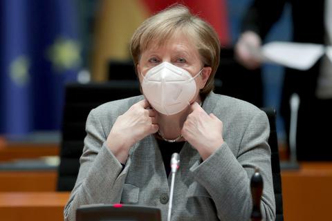 Bundeskanzlerin Angela Merkel (CDU) gab weitere Verschärfungen bekannt. Foto: dpa