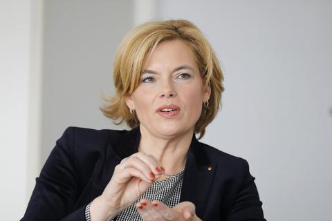 Julia Klöckner tritt als Nachfolgerin ihrer Nachfolgerin Antje Lezius im Wahlkreis Bad Kreuznach an. Foto: Harald Kaster