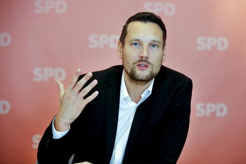 SPD-Generalsekretär Daniel Stich verteidigt die Schulpolitik seiner Partei. Foto: Harald Kaster
