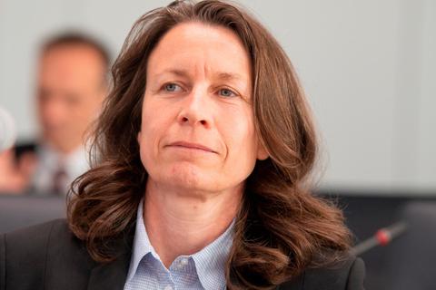 Landrätin Cornelia Weigand berichtete im U-Ausschuss von ihrem angespannten Verhältnis zu ihrem Vorgänger, Jürgen Pföhler. Foto: dpa 