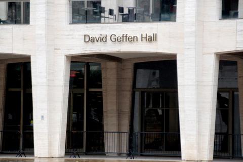 Die renovierte David Geffen Hall in Manhatten soll am 8. Oktober ihre Eröffnung feiern. © Christina Horsten/dpa