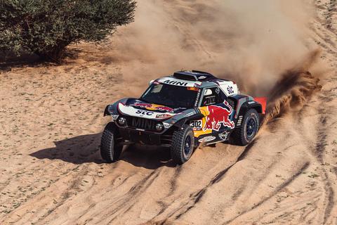 Stephane Peterhansel hat im Mini-Buggy des X-Raid-Teams zum 14. Mal die Rallye Dakar gewonnen - 30 Jahre nach seinem ersten Sieg bei der Wüstenrallye. Foto: X-Raid