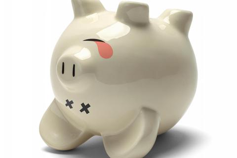 Die Zinswelt steht auf dem Kopf. Wer nicht sein Sparschwein zuhause füttert, sondern sein Tagesgeldkonto, wird immer öfter mit Minuszinsen bestraft.Foto: AdobeStock -pixelrobot 